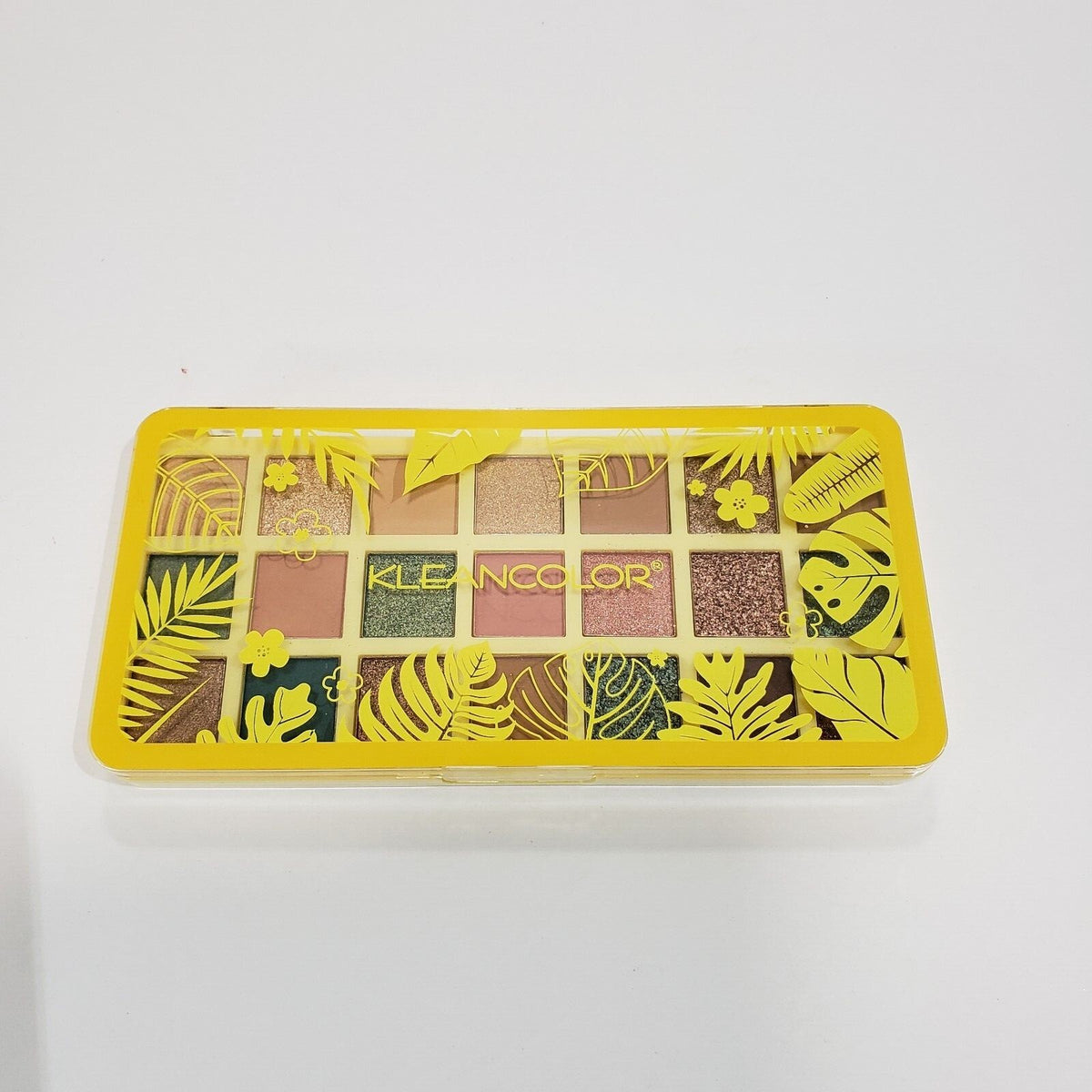 Jamaican-Themed Eyeshadow Palette - Earthy Greens & Pinks, Matte & Metallic Shades