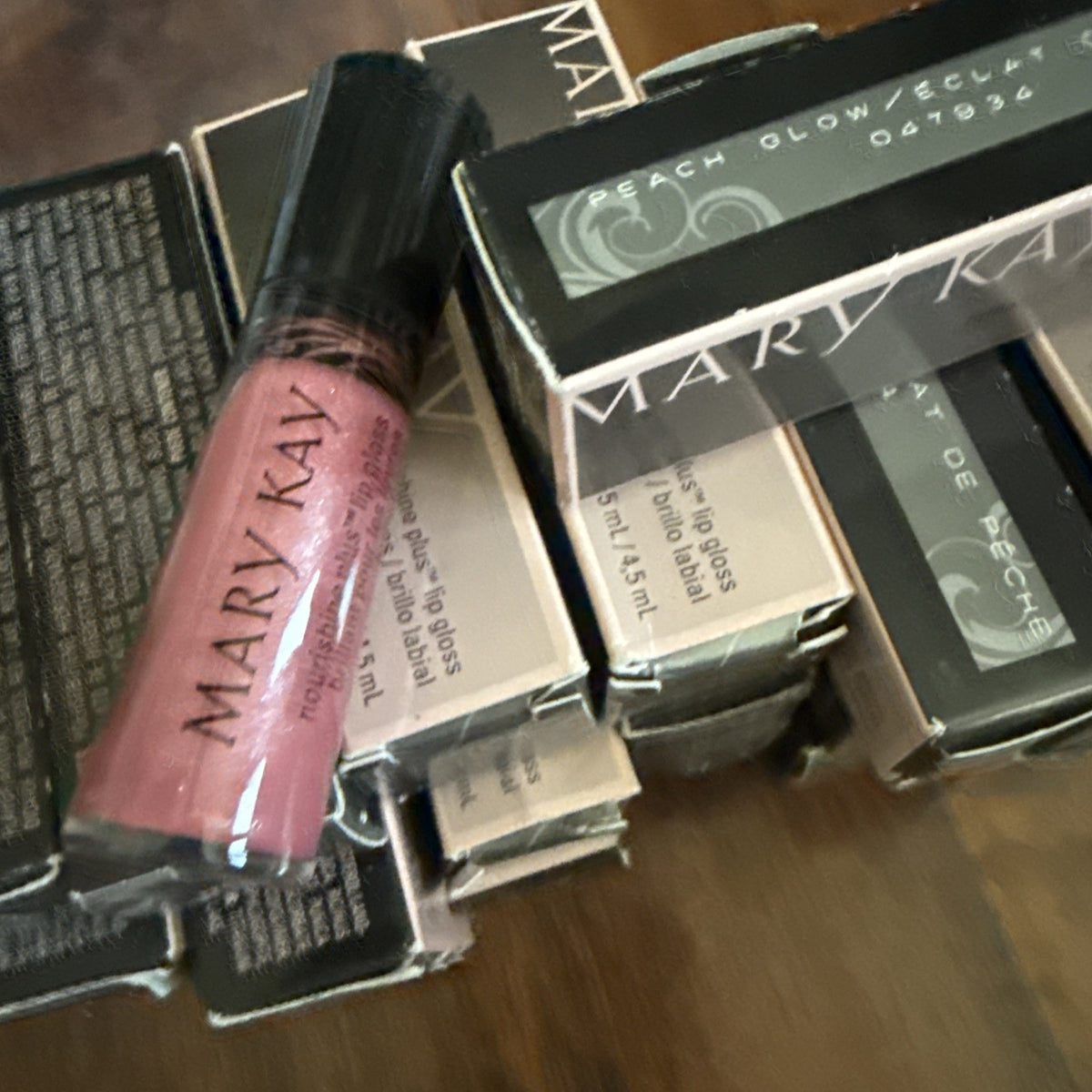 Mary Kay Nourishine Plus Lip Gloss Peach Glow Full Size – Hydrating Lip Makeup