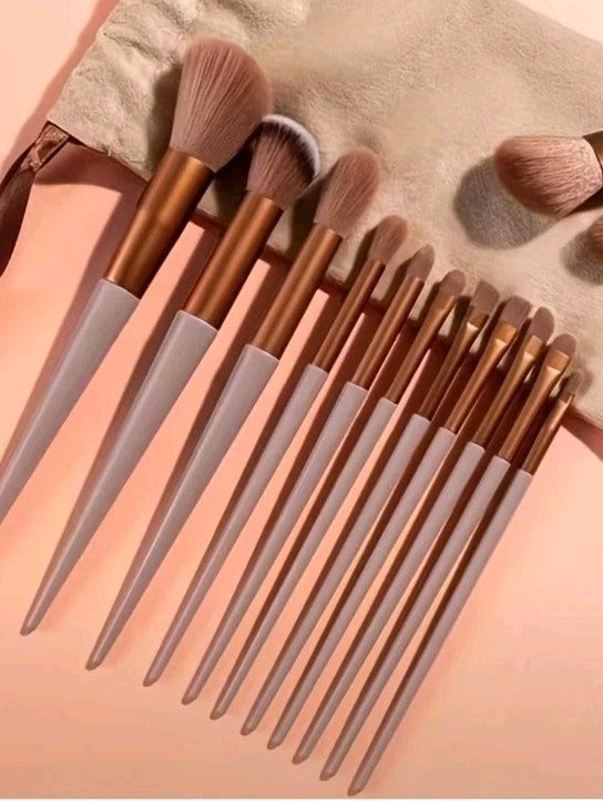 13-Piece Retro Makeup Brush Set with Hypoallergenic Nylon Bristles and Acrylic Handles