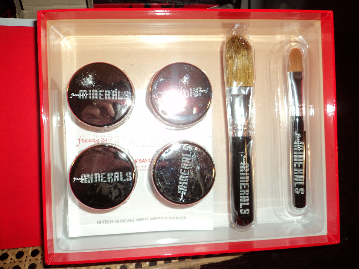 Minerals Glow Basic Kit - Shade Medium Facial Makeup Set with SPF 18
