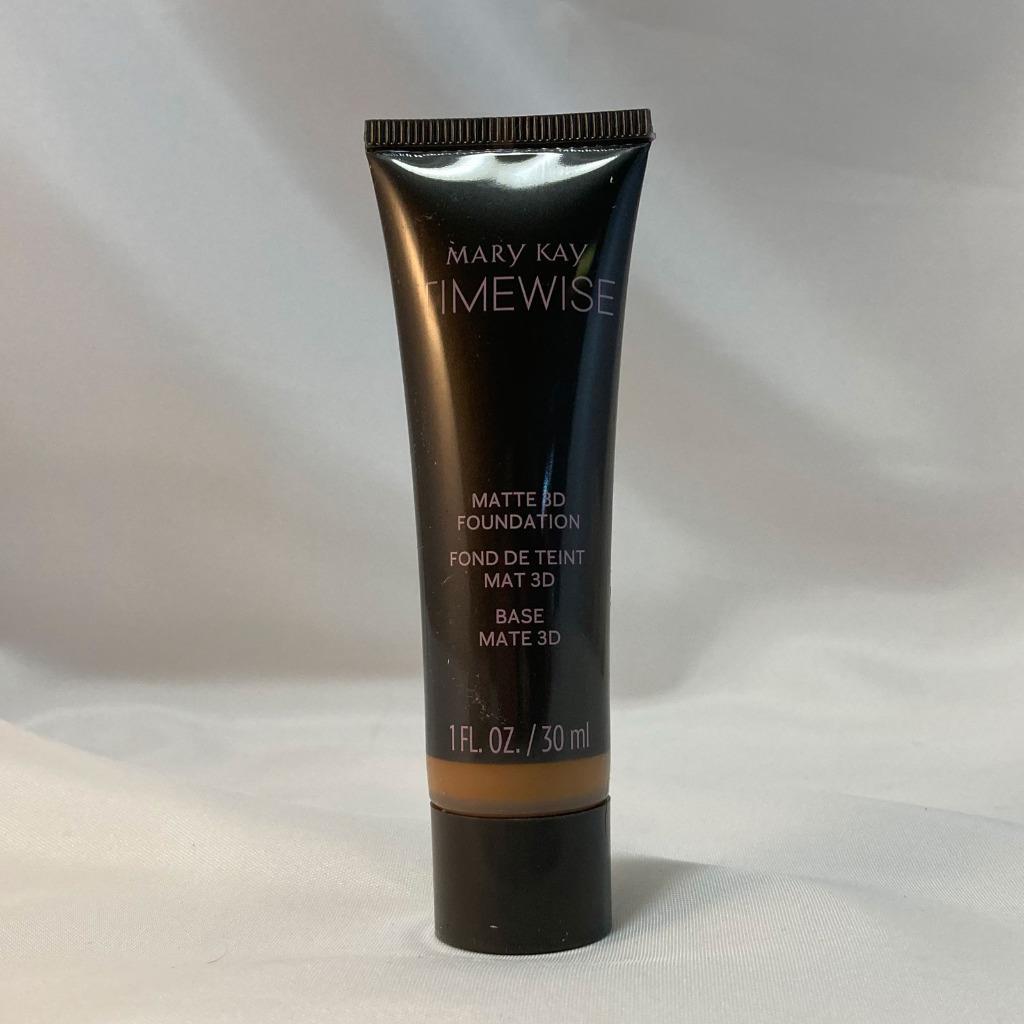 Matte Liquid Foundation for Oily Skin - Custom Shade Selection, Long-Lasting Coverage