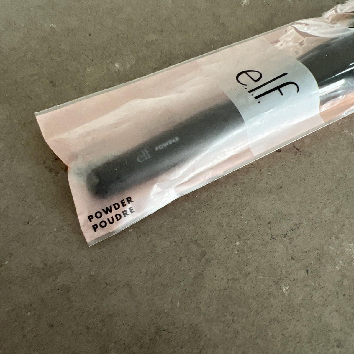 e.l.f. Powder Brush for Contouring & Sculpting - Flawless Make-up Tool
