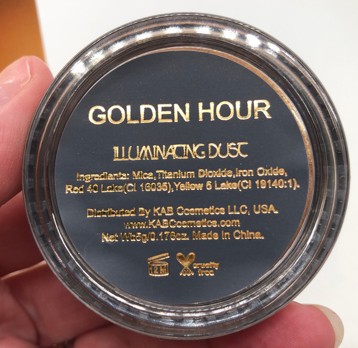 Illuminating Dust Powder - Golden Hour Highlighter for Face & Body