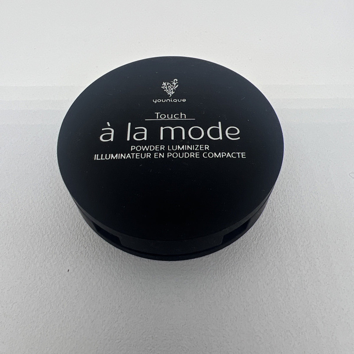 Powder Luminizer Benovelent - Younique Touch A La Mode (Set of 2)