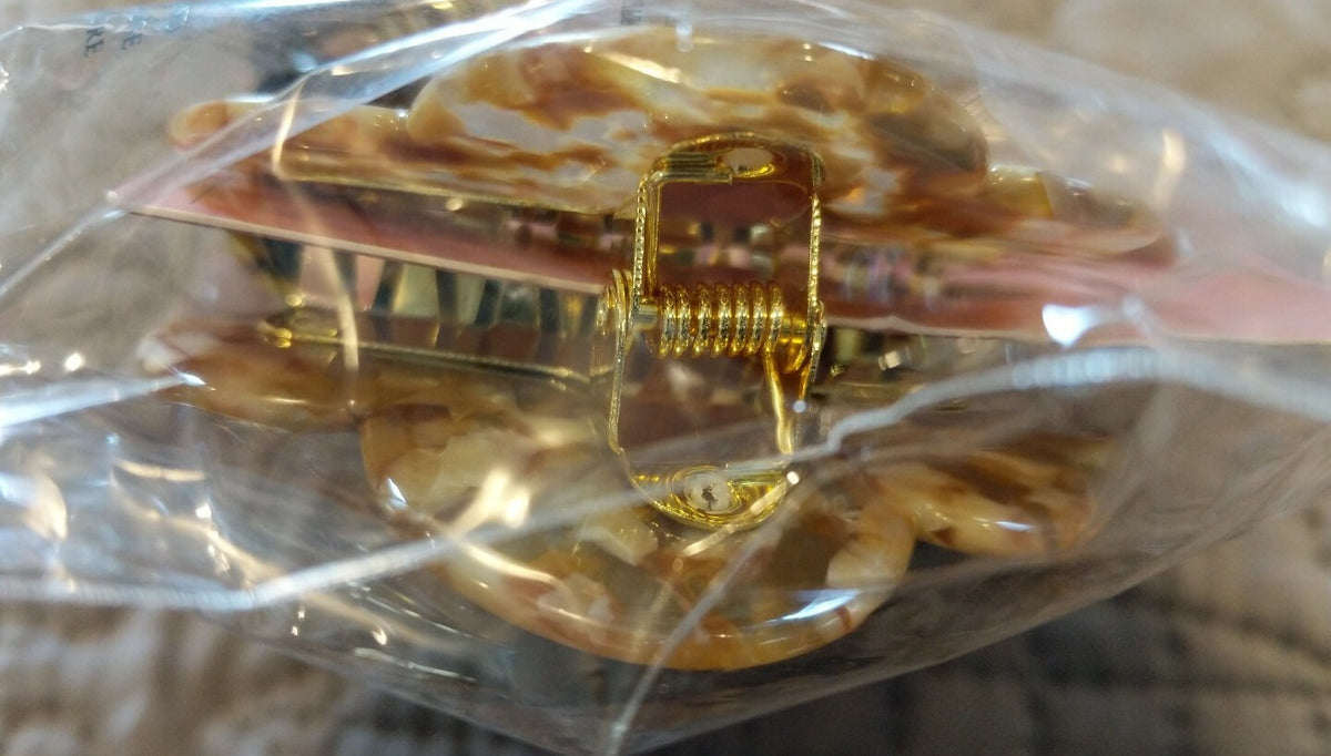 8 Other Reasons Tanner Clip Duo. Beige and Tortoise. 3" long. Gold