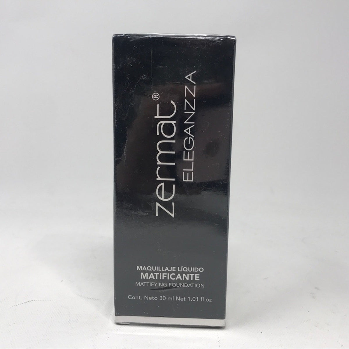 Mattifying Foundation 30ml - Natural Color, Oil Control, Pore Minimizer