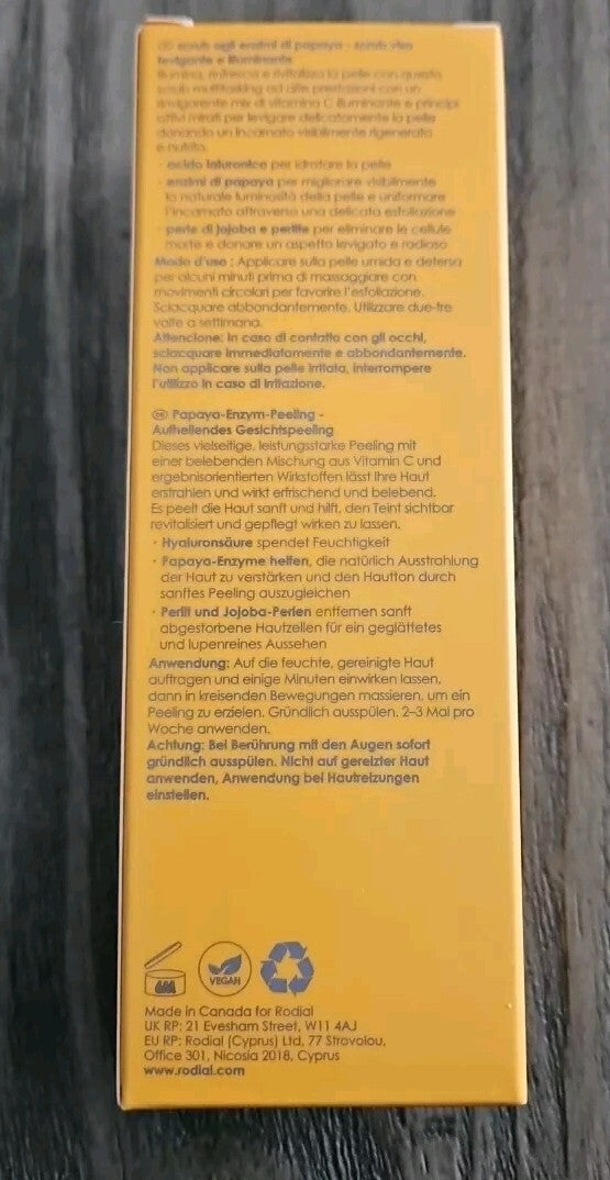 Rodial VIT C Papaya Enzyme Scrub Hyaluronic,Enzymes,Jojoba Beads 2.36