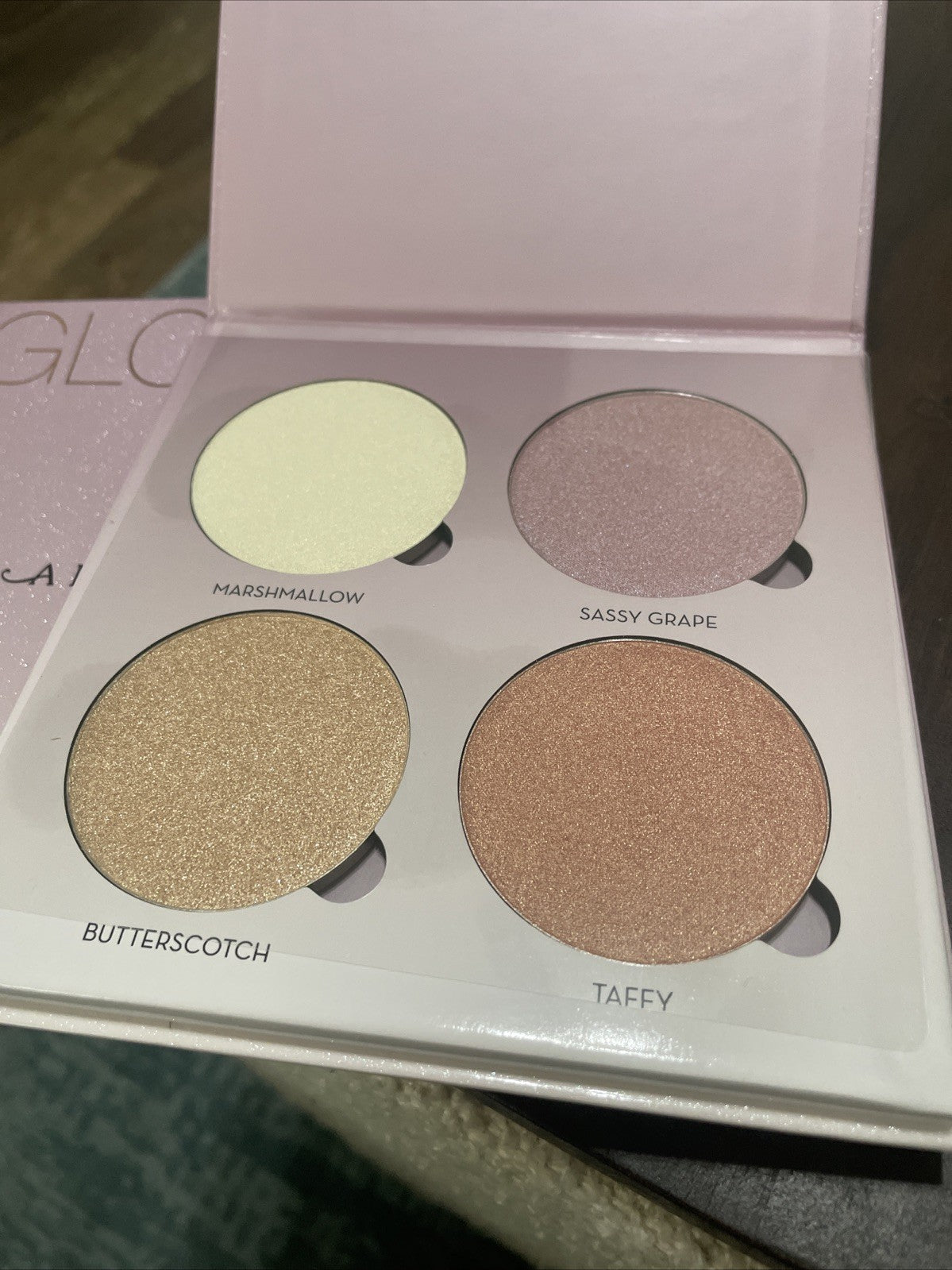 Metallic Powder Highlighter Palette - Sweets Glow Kit for Radiant Skin