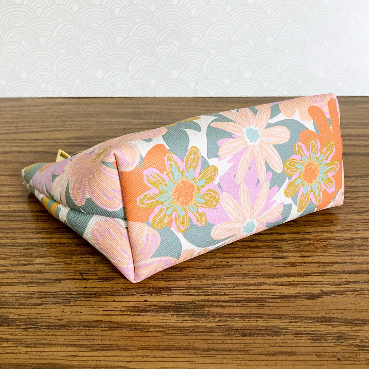 Earthy Floral Cosmetic Bag with Zip Closure - Travel Organizer Pouch for Makeup & Toiletries