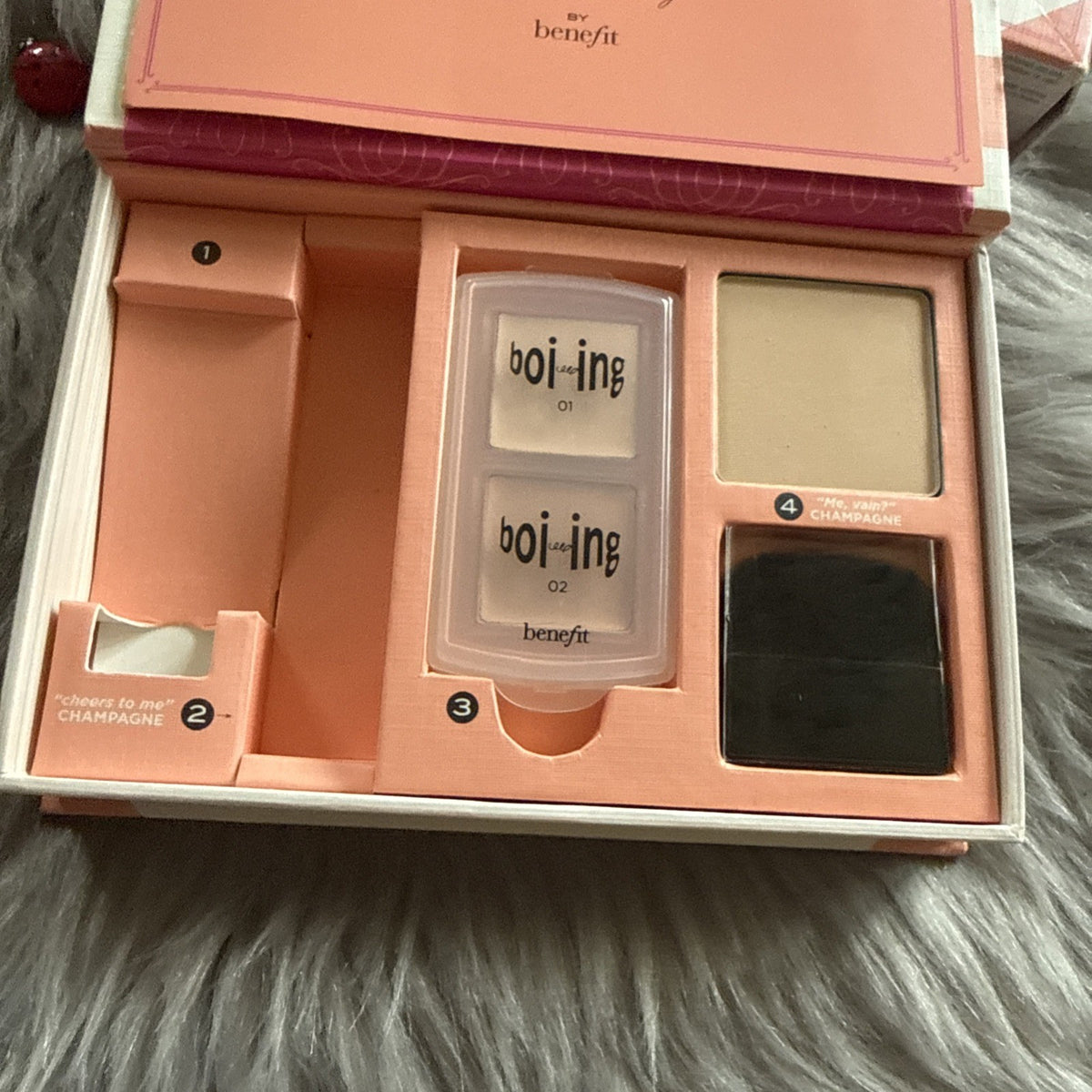 Mini Champagne Powder Brush for Face Makeup - Benefit Boi-ing 01 & 02