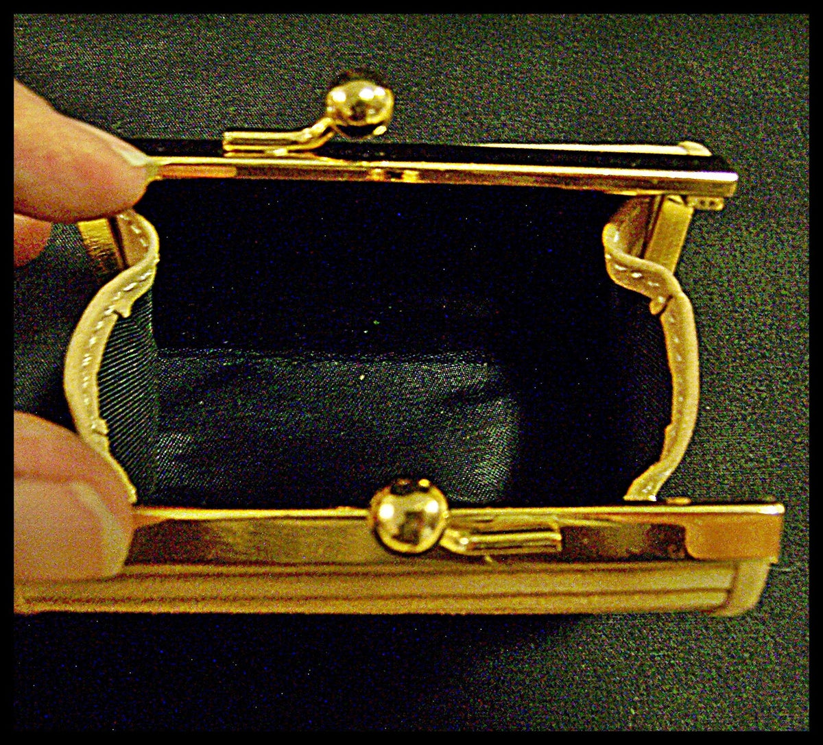 Mini Coin Purse with Kiss Snap Closure for Lipstick Keys Money