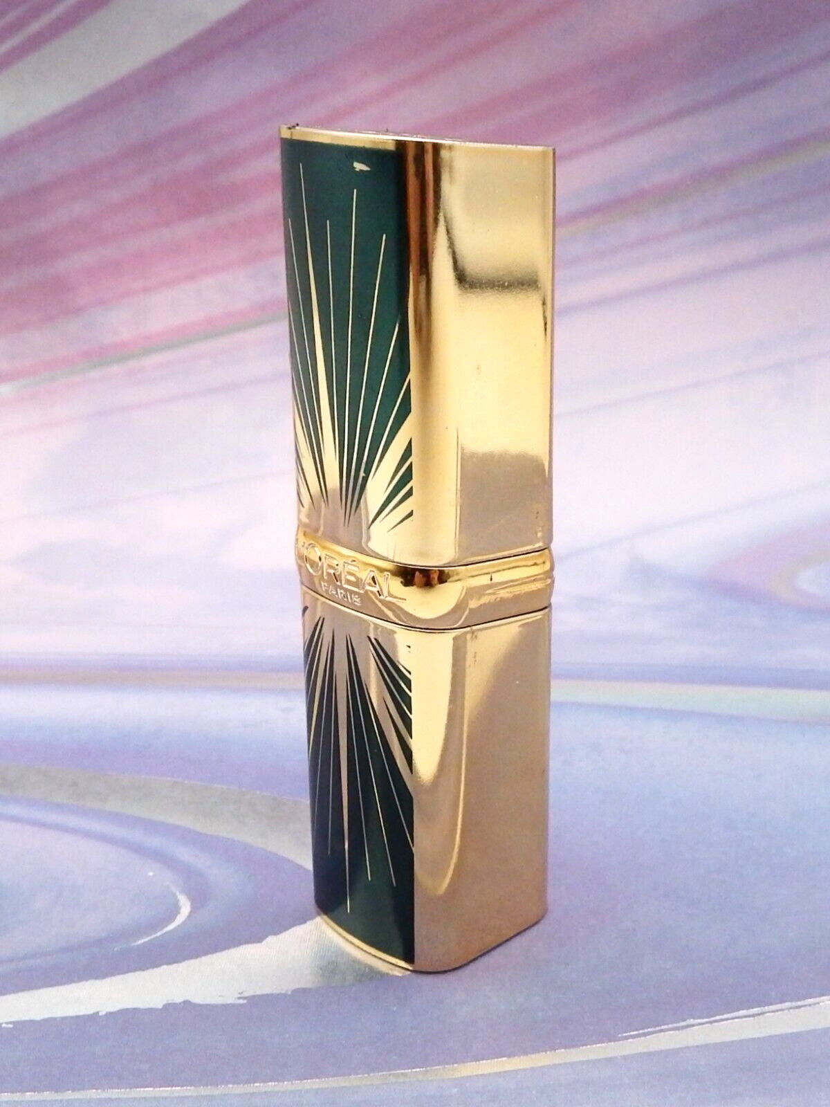 Lipstick Cheers in Paris - Color Riche Rue Royale 02 | Long-Lasting Lip Color