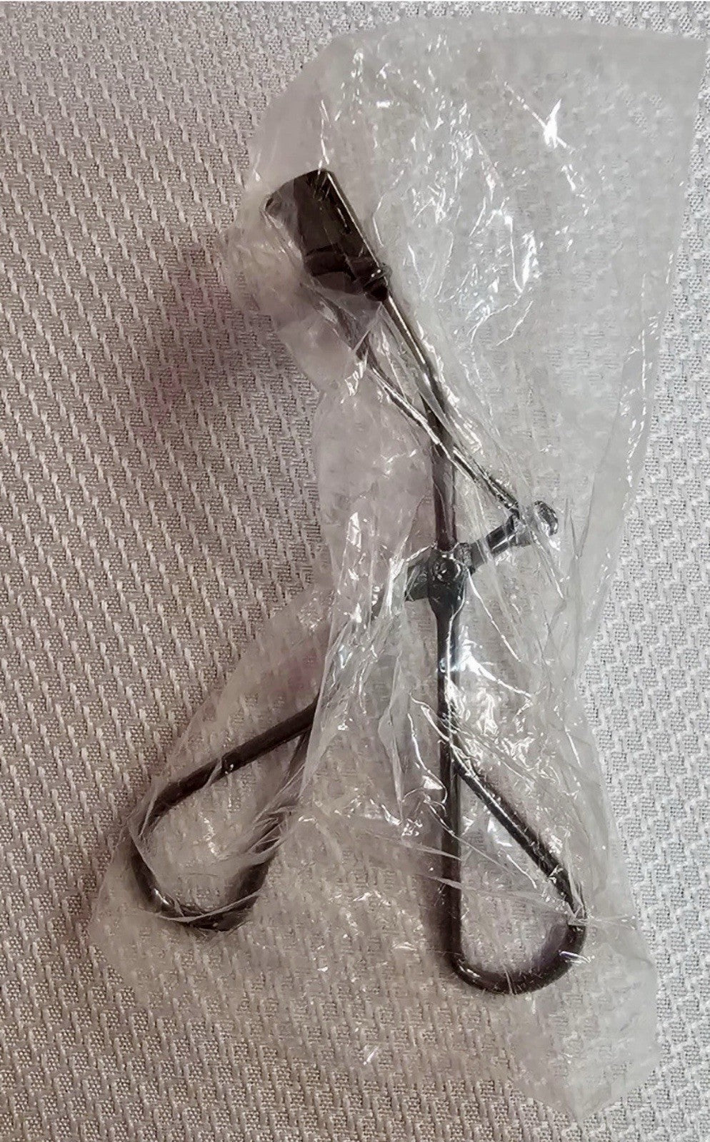 Mary Kay Ltd Ed Eyelash Curler with 2 Silicone Refill Pads - NIB