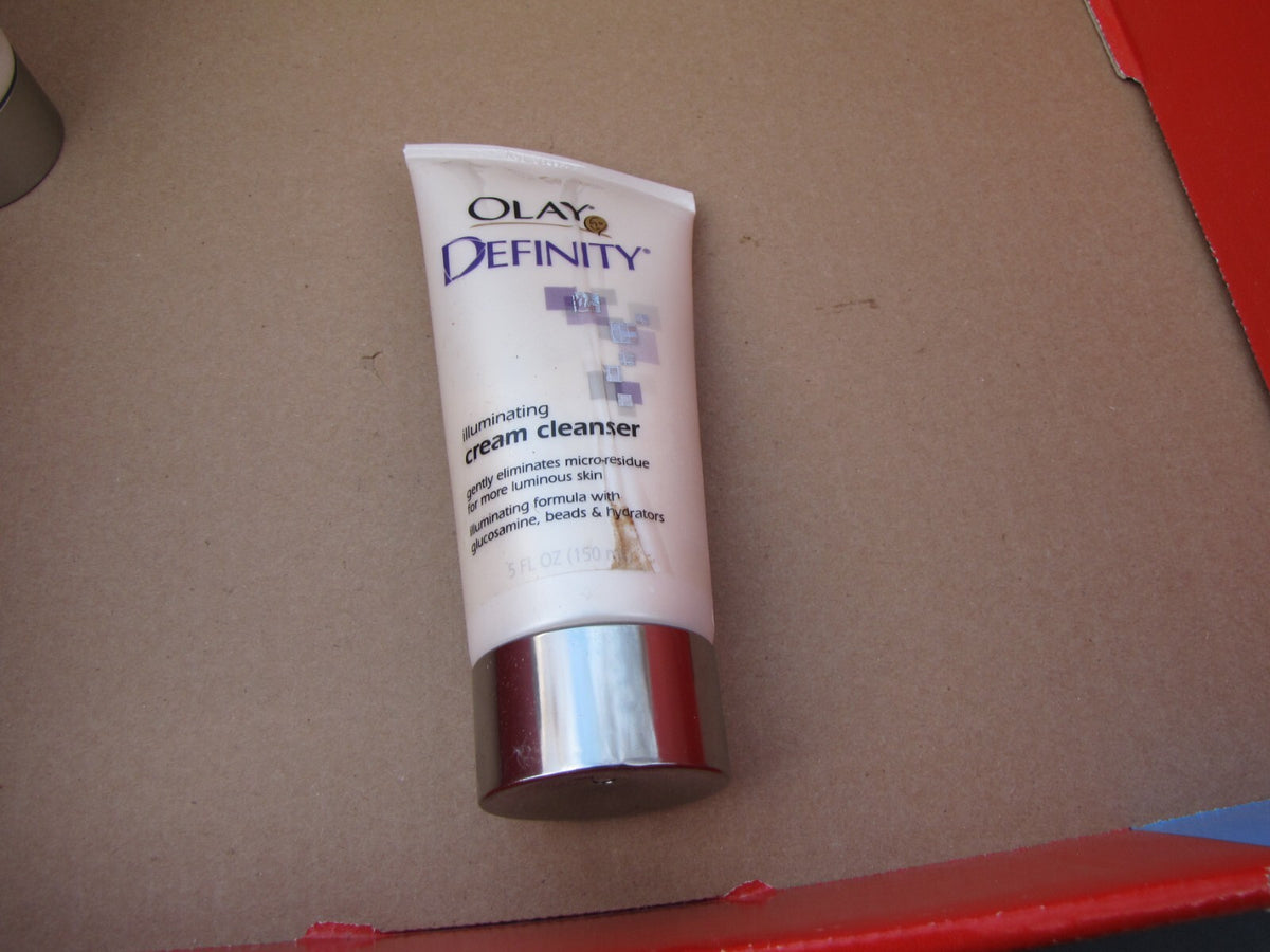 Olay Definity Illuminating Facial Cleanser - 5 Fl Oz Discontinued