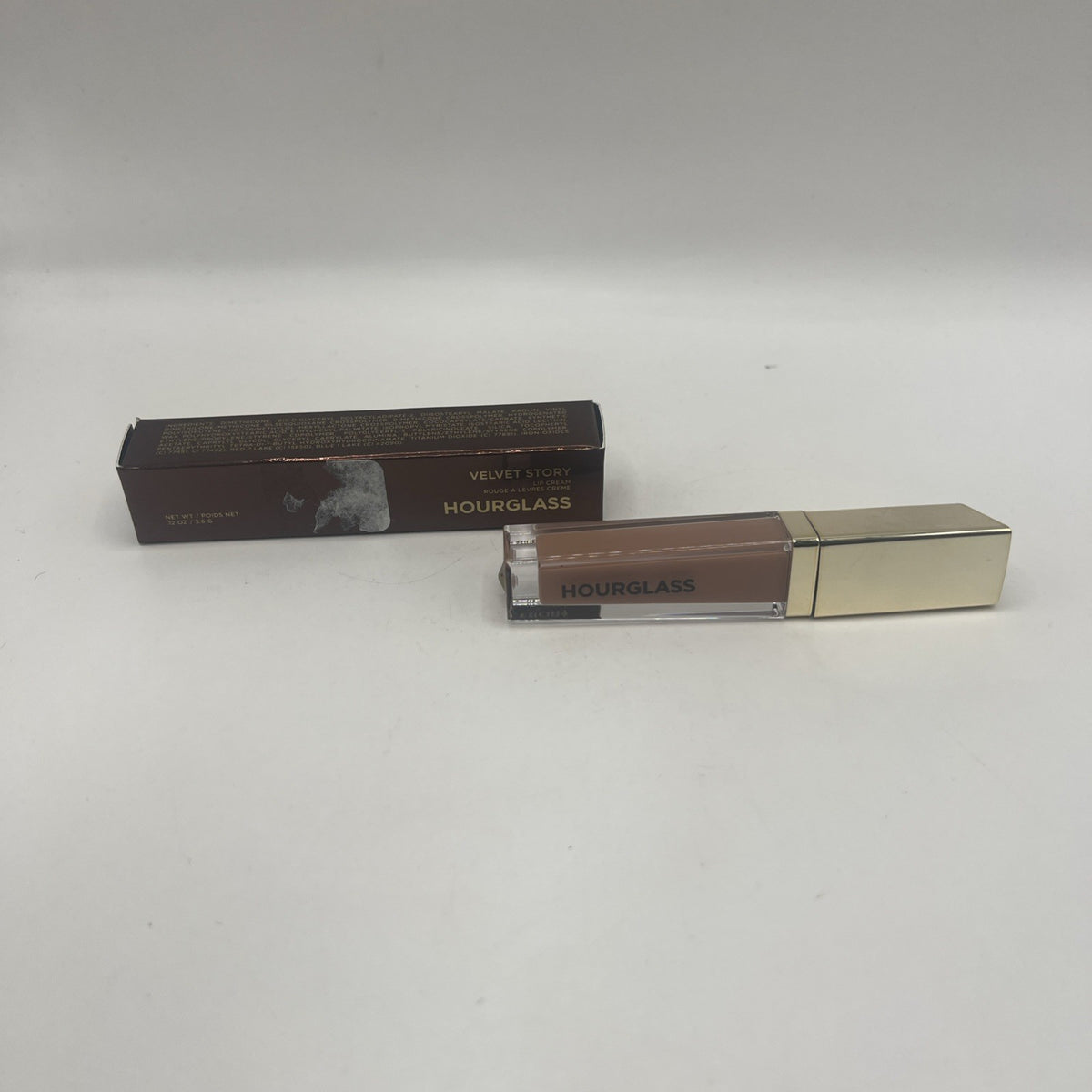 Hourglass Velvet Story Lip Cream Hint 0.12 oz