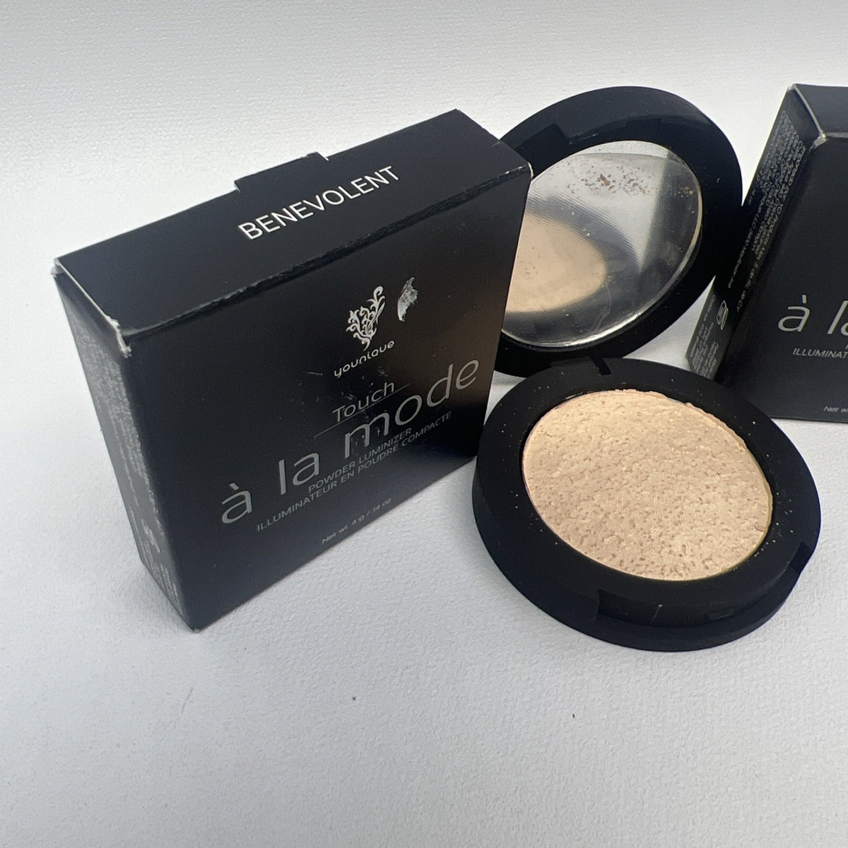 Powder Luminizer Benovelent - Younique Touch A La Mode (Set of 2)