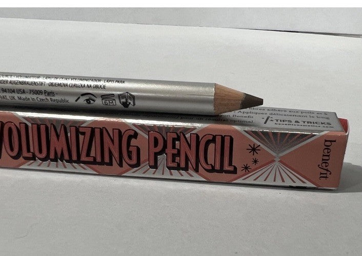 Volumizing Eyebrow Pencil - Gimme Brow+ Fiber Brow Styler in Neutral Medium Brown