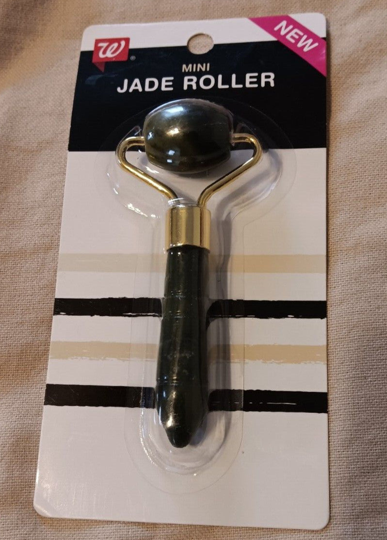 Mini Jade Face Roller and Tweezer Set for Skin Care & Brow Grooming