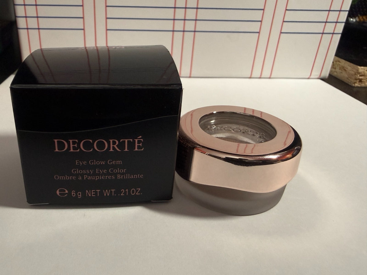 Cosme Decorte Eye Glow Gem Glossy Eyeshadow PU 100 Weping Wisteria 0.21 oz