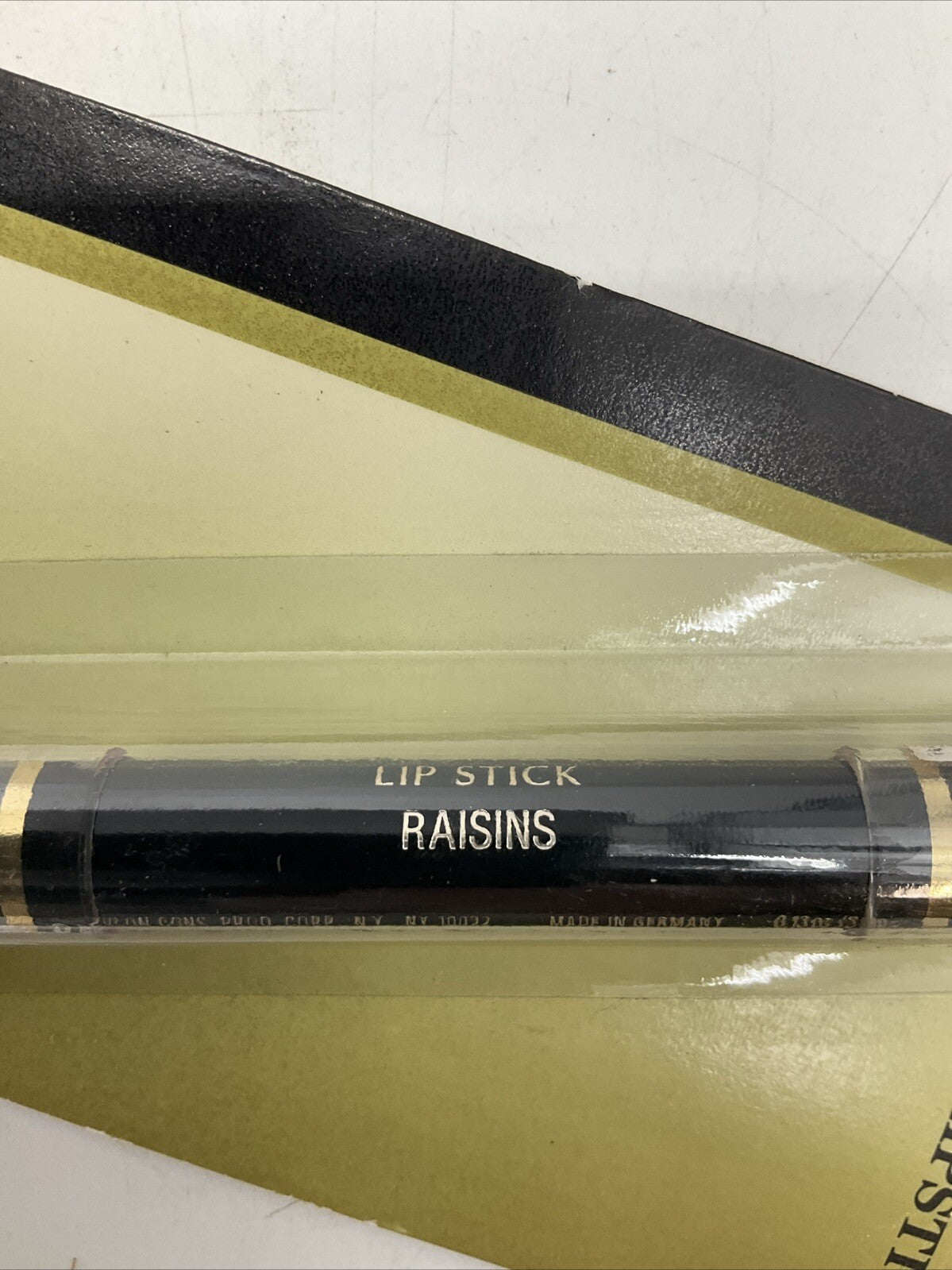 Revlon Raisins Lipstick #841 - New Complexion Condition & Color