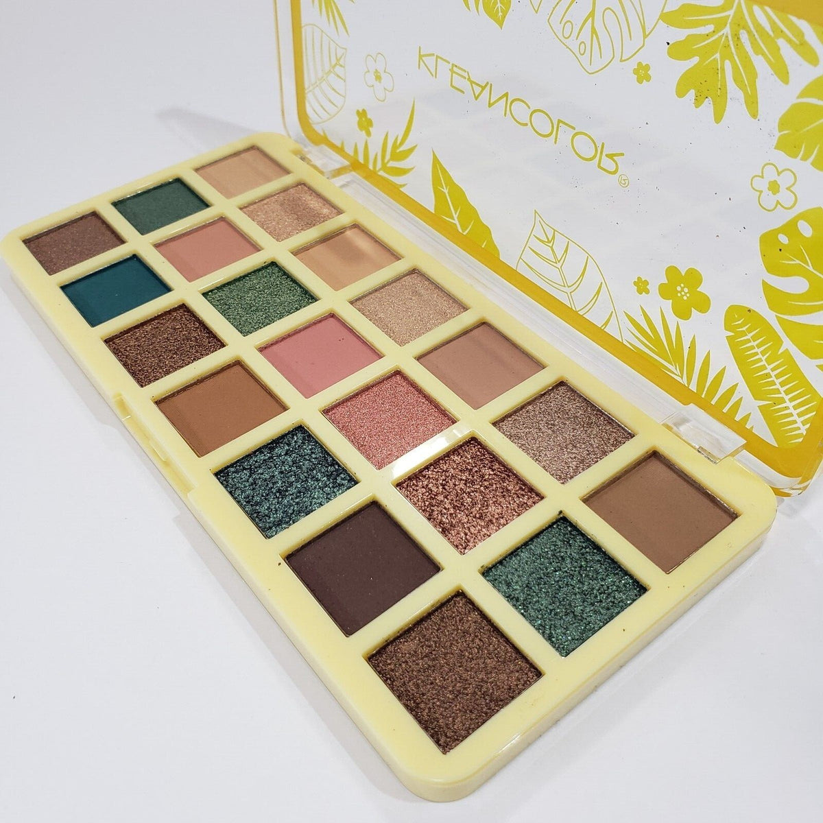 Jamaican-Themed Eyeshadow Palette - Earthy Greens & Pinks, Matte & Metallic Shades