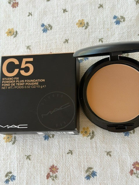 MAC Studio Fix Powder Plus Foundation - Full Coverage Matte Face Powder