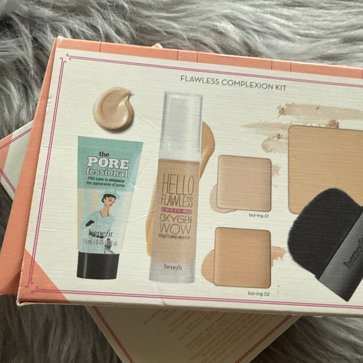Mini Champagne Powder Brush for Face Makeup - Benefit Boi-ing 01 & 02