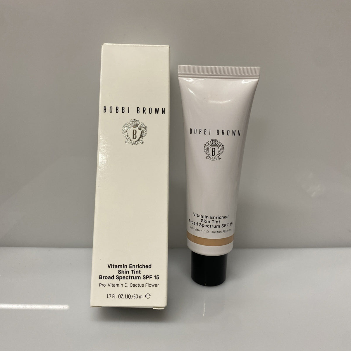 Bobbi Brown Vitamin Enriched Skin Tint SPF15 Light 2 - 1.7 Oz — Face Foundation