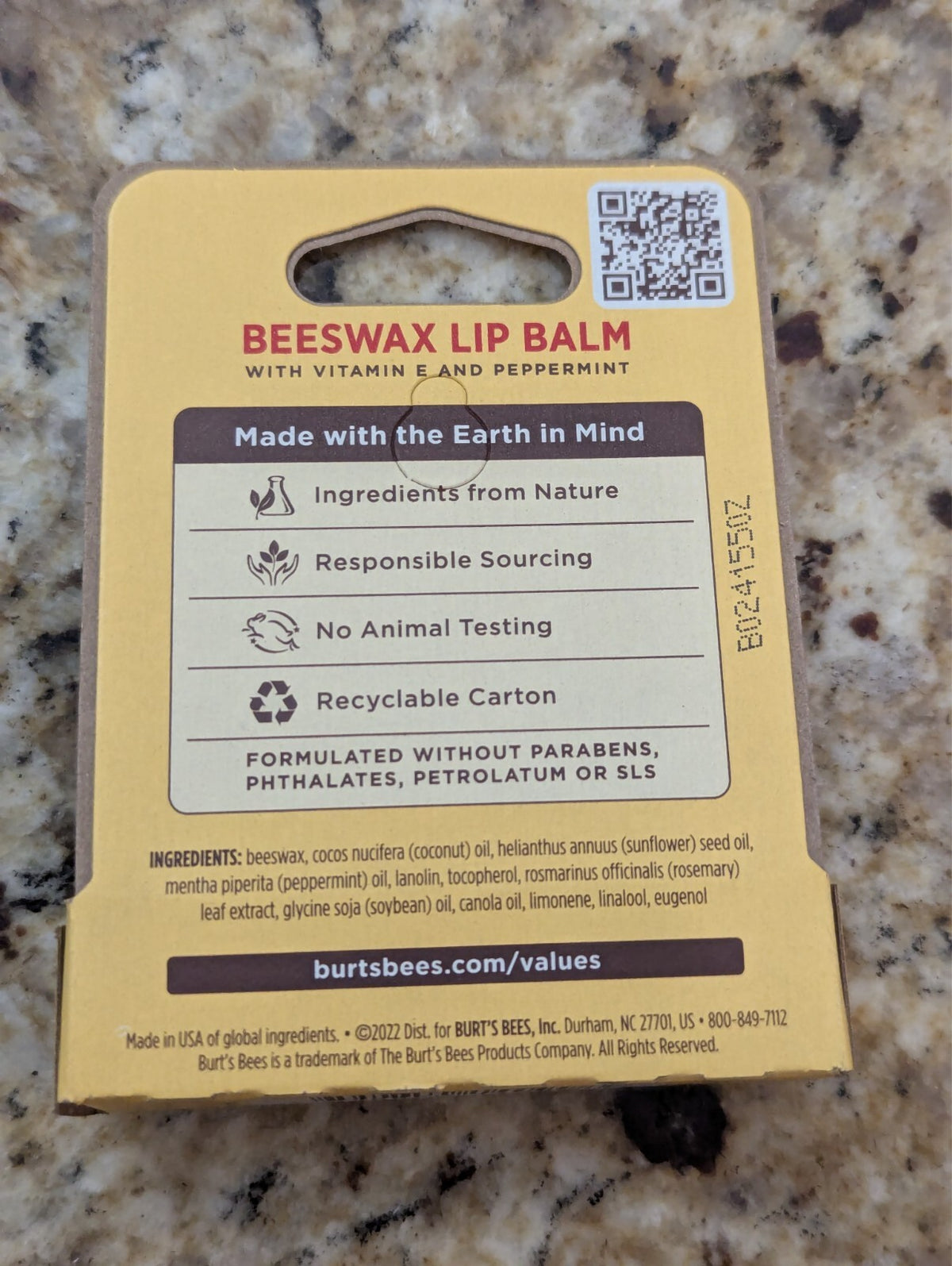 Lip Balm Set - Pack of 6 Beeswax Lip Care with Vitamin E & Peppermint