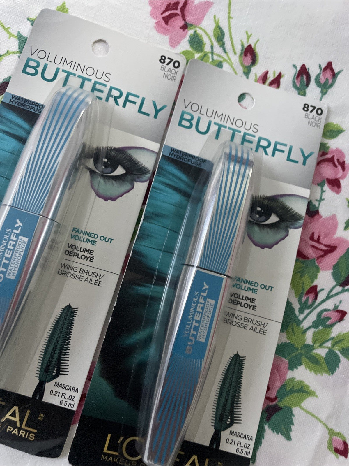 Volumizing Waterproof Mascara - Fanned Out Lash Effect, 870 Black