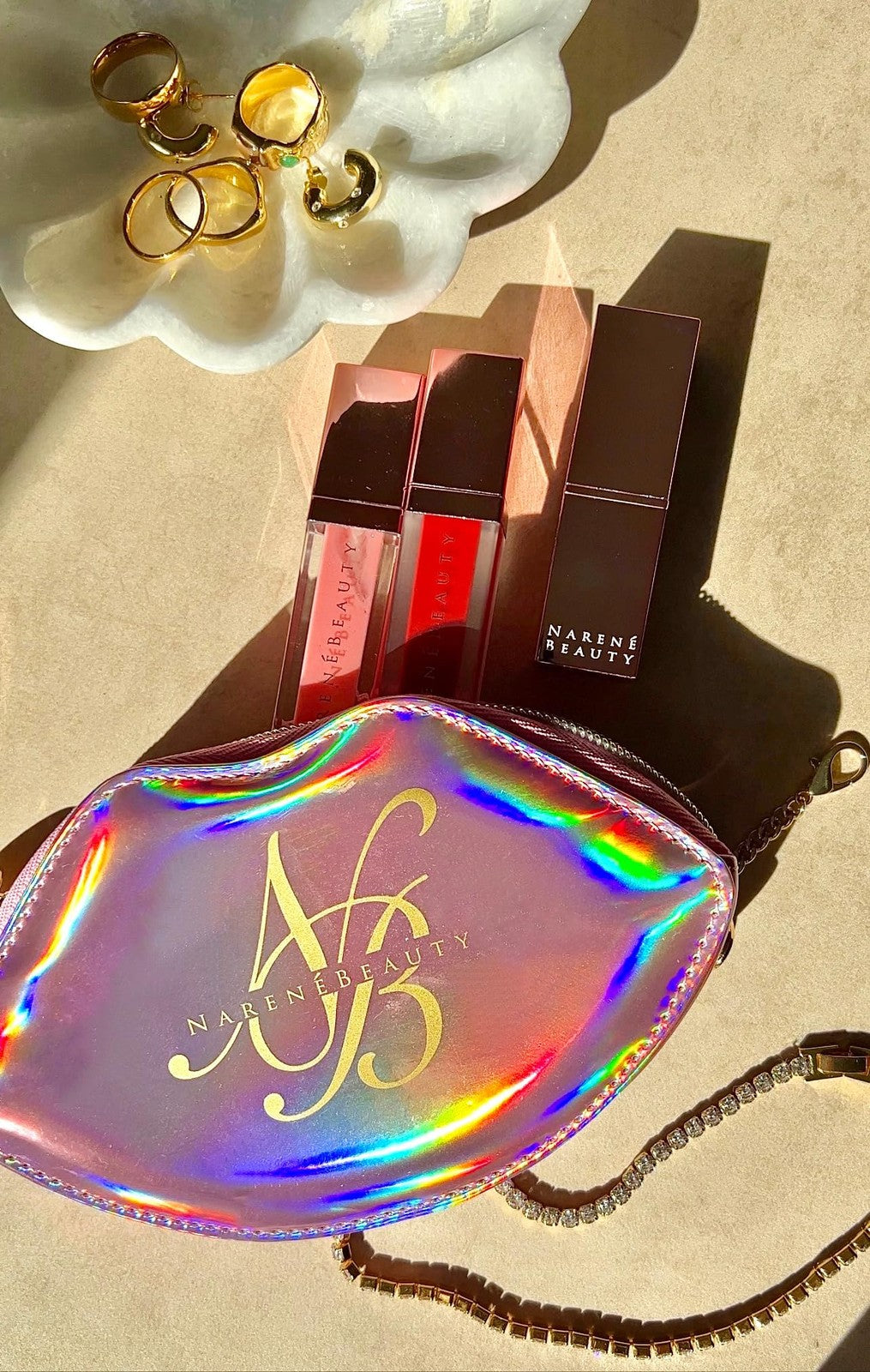 Holographic Lip-Shaped Cosmetic Bag with Chain - Pink Iridescent