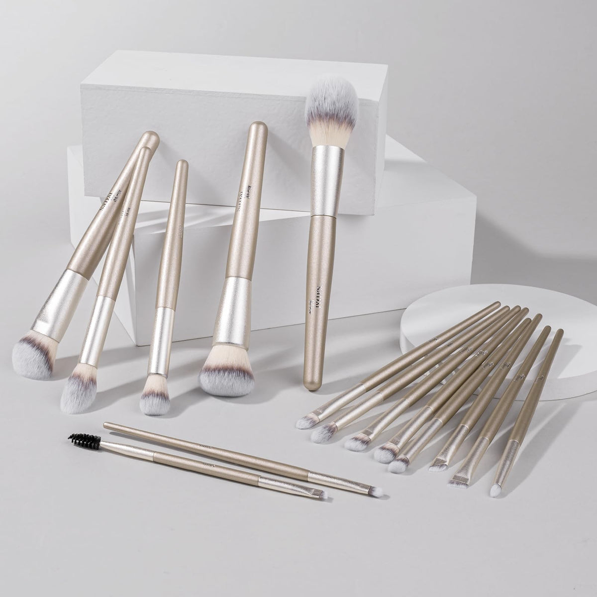 15-Piece Vegan Makeup Brush Set with Foundation, Eyeshadow, Blush & Eyeliner Tools