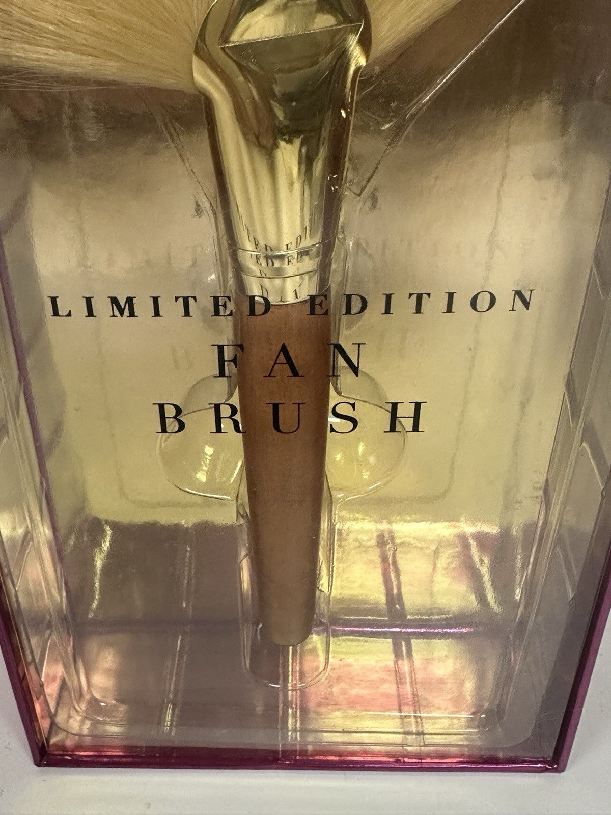 Fan Brush Makeup Brush Plush 5.5" Wooden Handle NIB