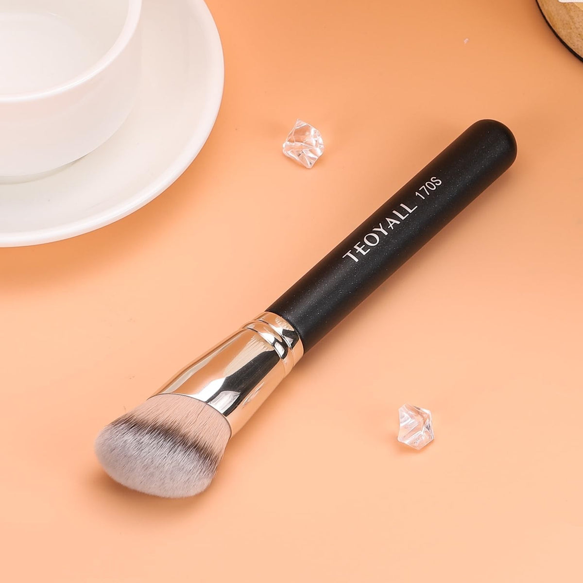 Angled Foundation Brush for Full Coverage & Seamless Makeup Application