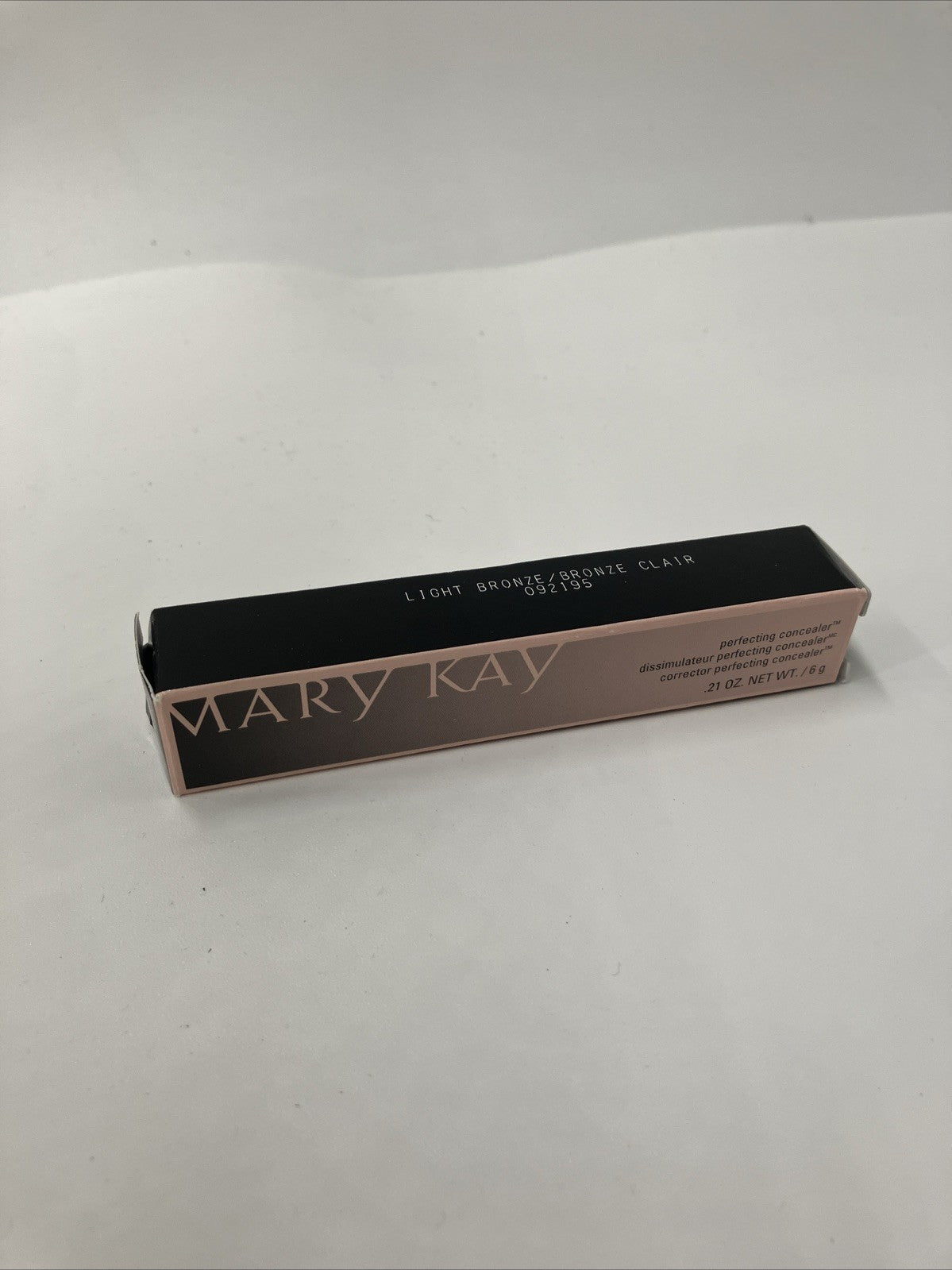 Mary Kay Perfecting Concealer LIGHT BRONZE 0.21 oz. - New in Box