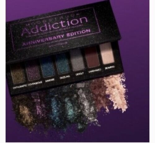 Younique Moodstruck Addiction Anniversary Eyeshadow Palette Shimmer