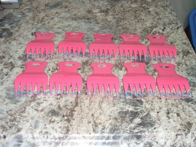 Vintage Mebco Hair Bear Claw Comb Lot - Pink Retro Hair Accessories