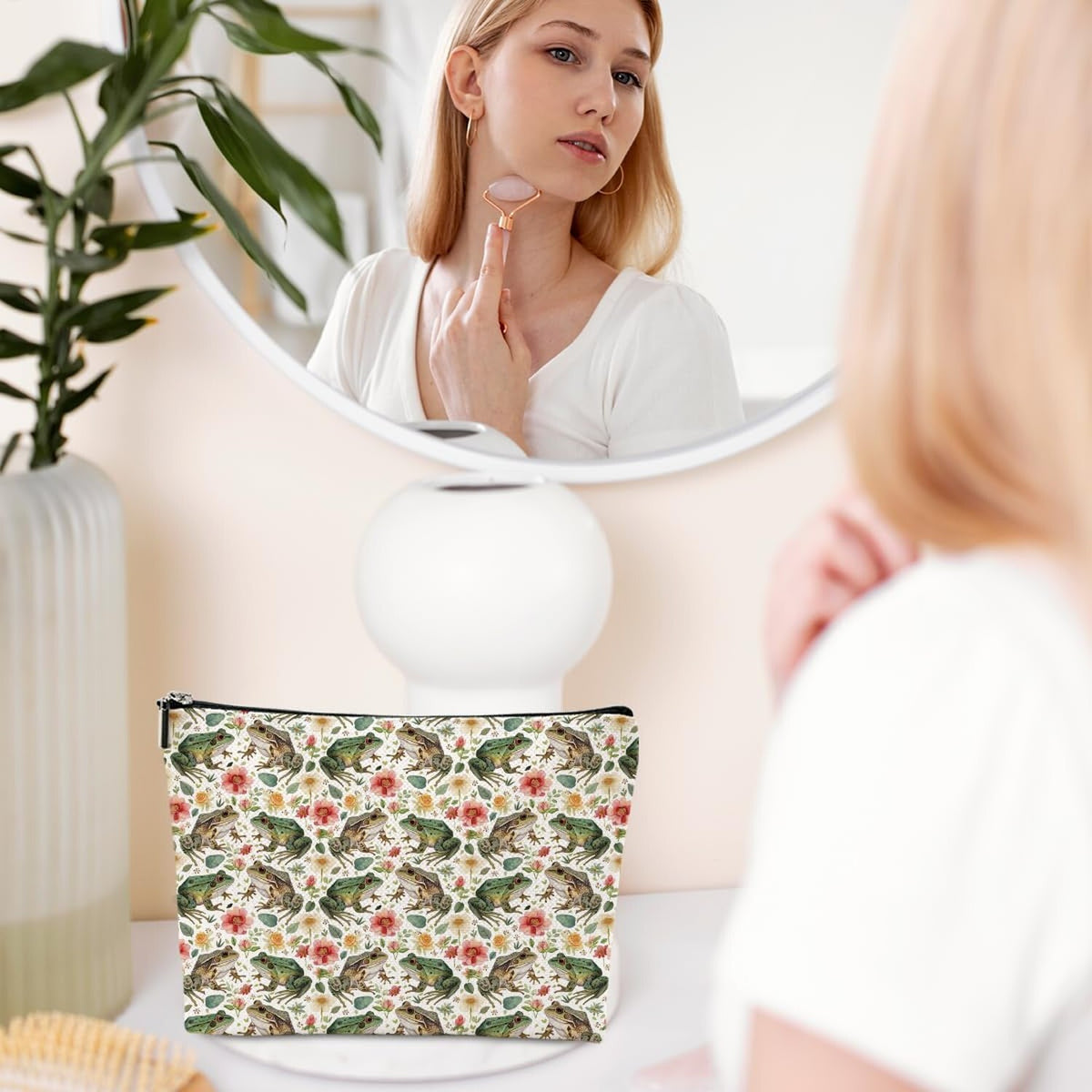 Cute Frog Makeup Bag - Waterproof Cosmetic Organizer for Women and Gifts