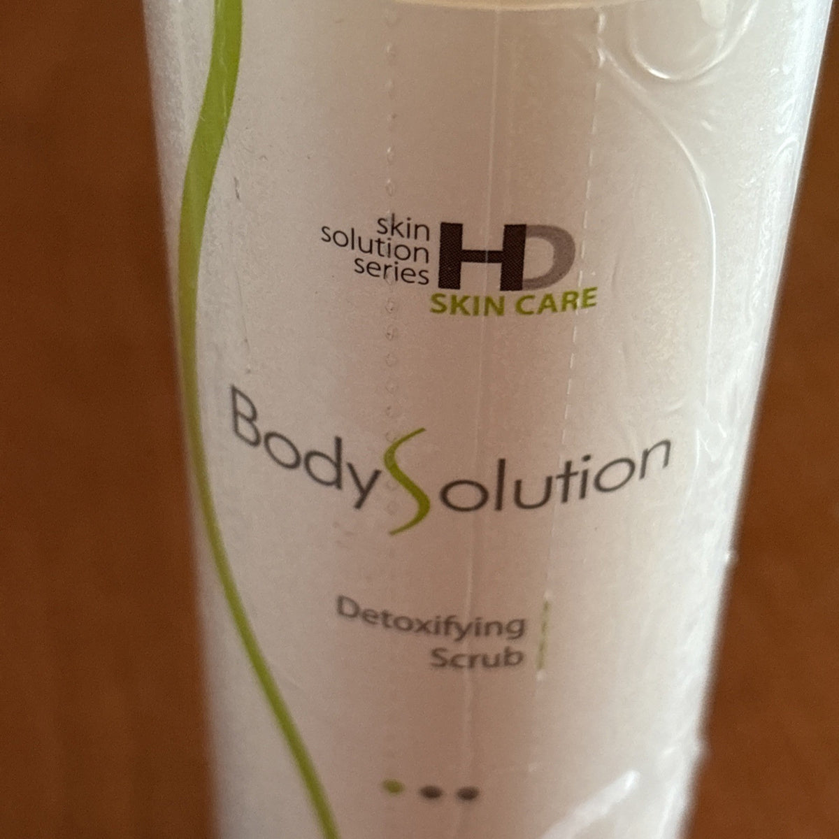 HD Skin Care Body Solution Detoxifying Scrub - 8 Fl. Oz