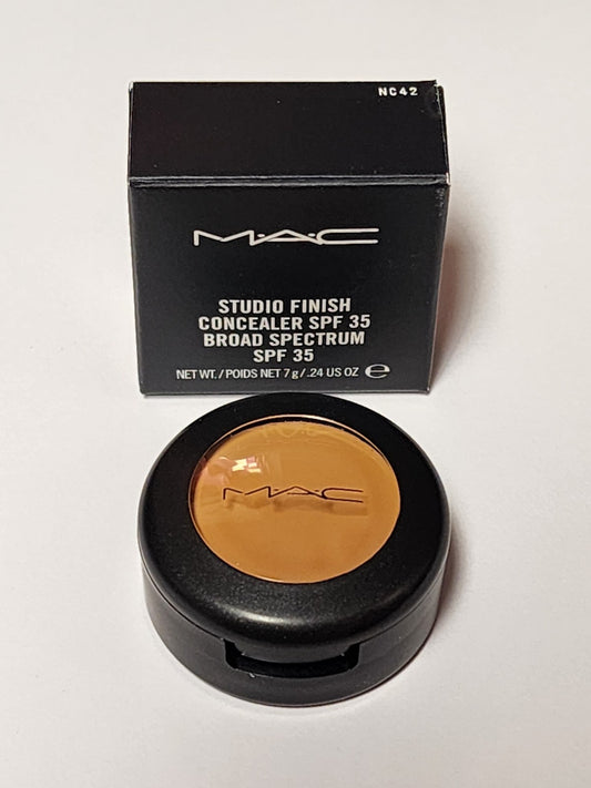 Full Size MAC NC42 Studio Finish Concealer SPF 35 - Natural Skin Tone