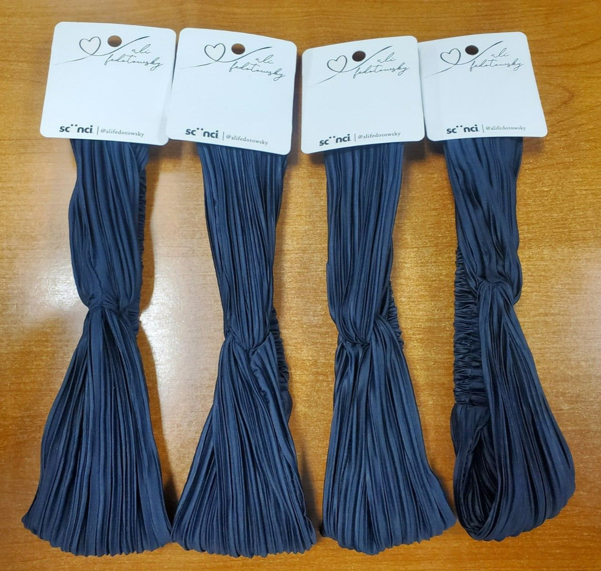 4 Pack: Scunci Ali Fedotowsky Twisted Textured Headbands *Navy*