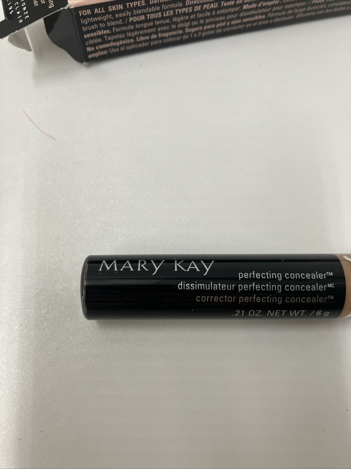 Mary Kay Perfecting Concealer LIGHT BRONZE 0.21 oz. - New in Box