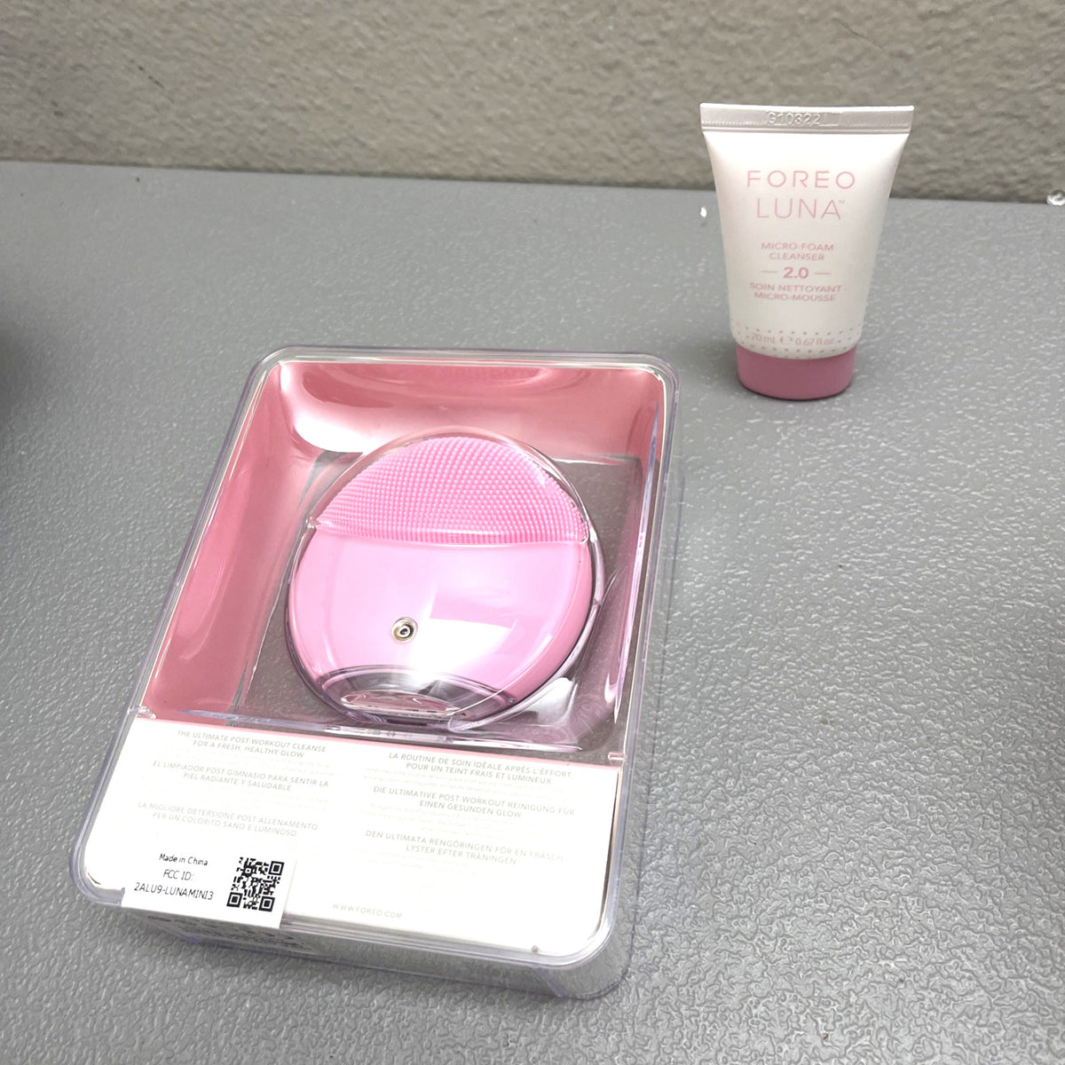 Facial Cleansing Brush for Deep Pore Cleansing - Mini Luna 3 Pearl Pink