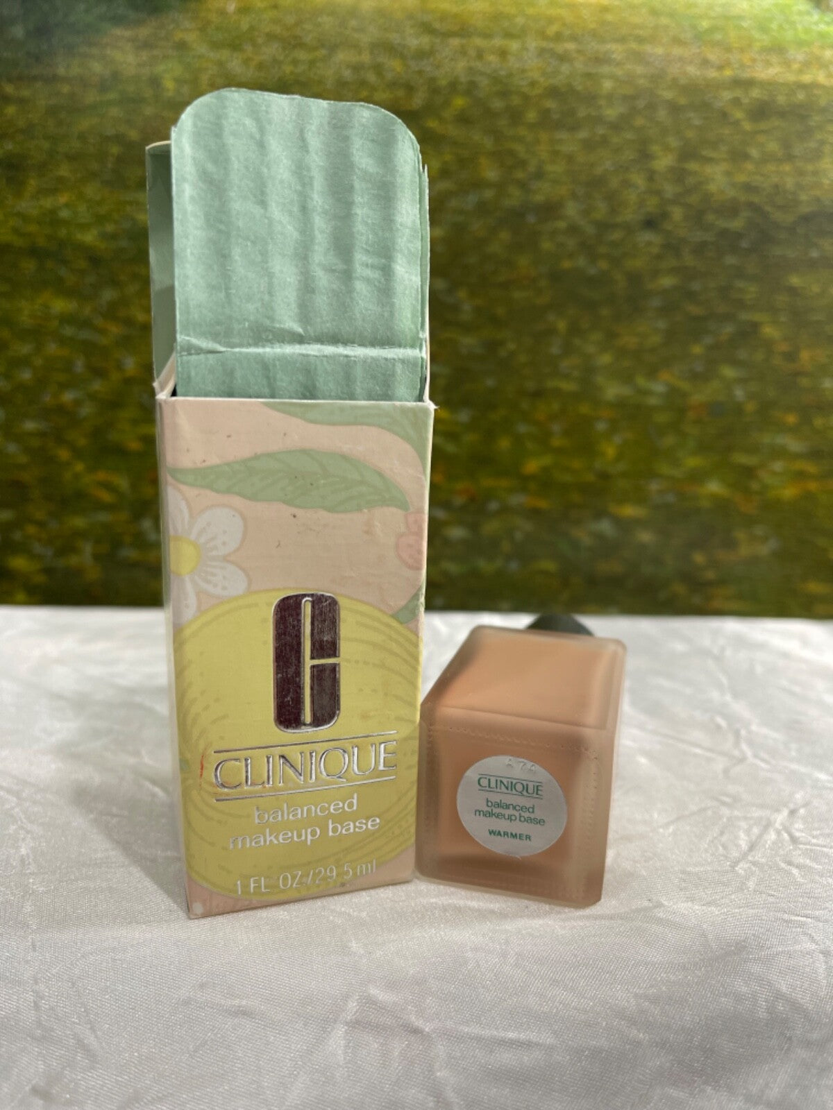 Clinique Balanced Makeup Base 1 fl oz in 16 Warmer - New with Box
