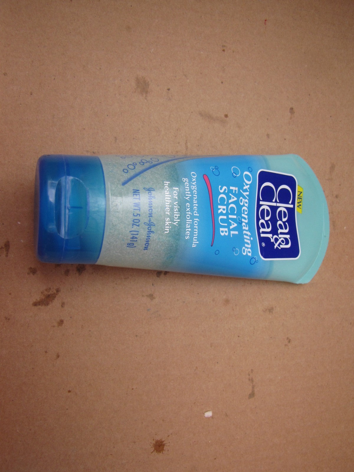 1 NEW CLEAN & CLEAR OXYGENATING FACIAL SCRUB 5 OZ RARE HTF