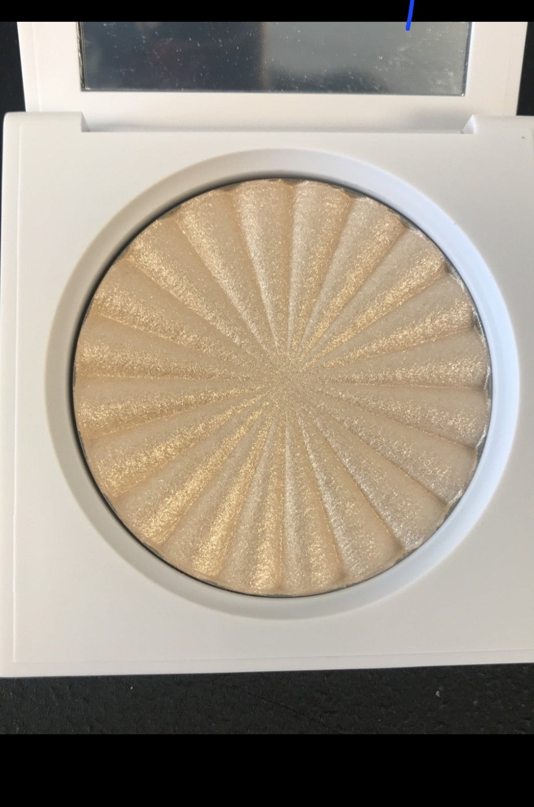 Pearl Highlighter Makeup - Glow & Illuminate Your Face - 7g