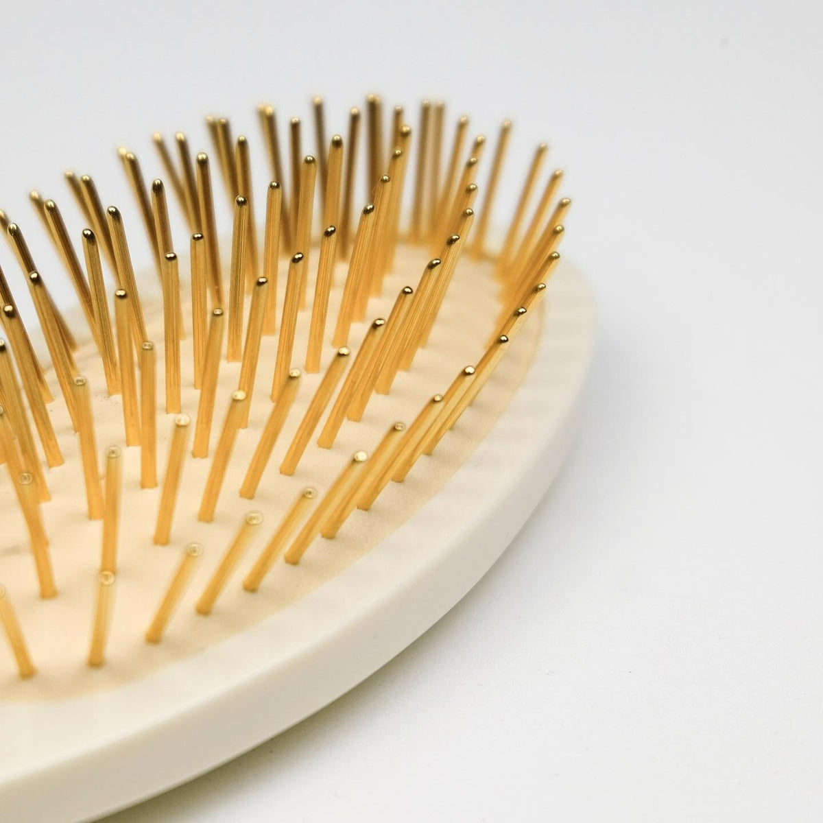 Italian Handcrafted Pneumatic Oval Hair Brush with 99 Gold Pins