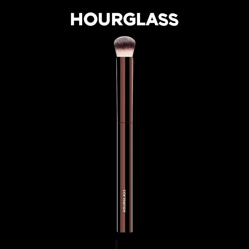 Seamless Finish Concealer Brush - Makeup & Cosmetic Tool for Flawless Skin