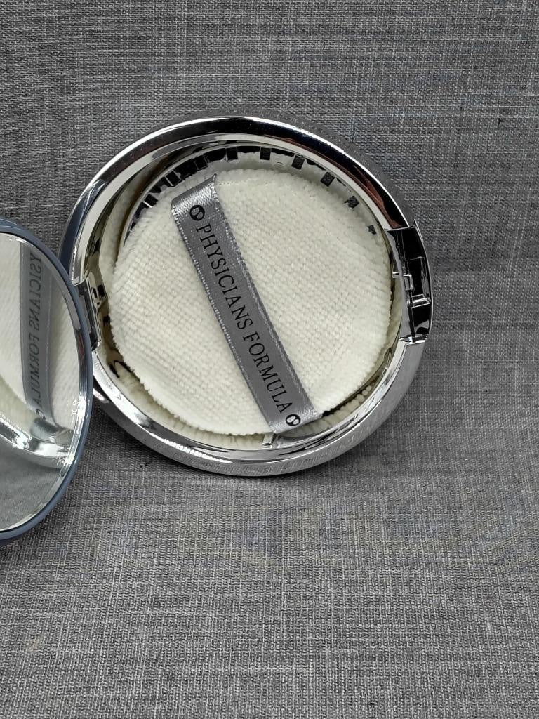 Multi-Colored Pressed Face Powder Palette for Complexion Perfecting