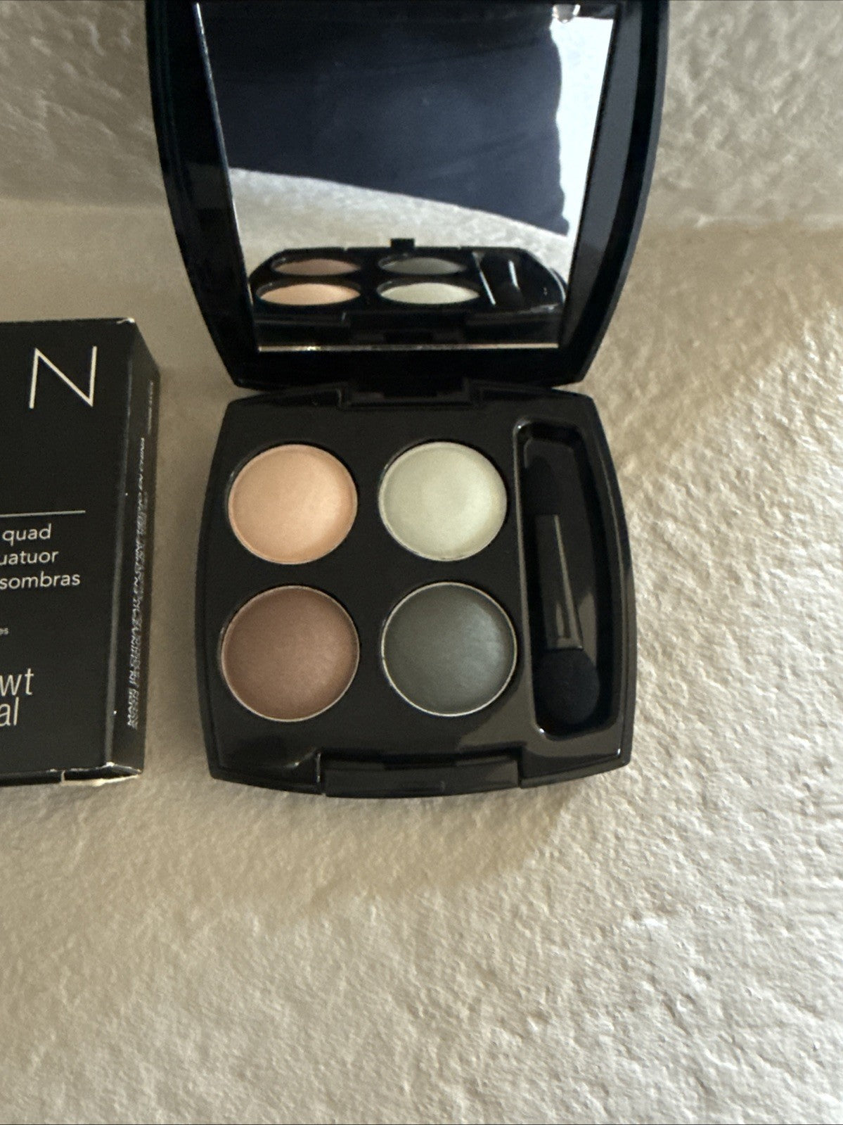 Eyeshadow Quad Island Breeze - Vibrant Color Cosmetics for Eyes